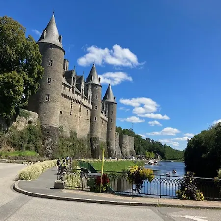 Br156 - -chez Dizjon * Josselin